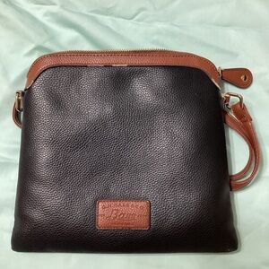 G. H. Bass Black Ladies Crossbody Shoulder Bag